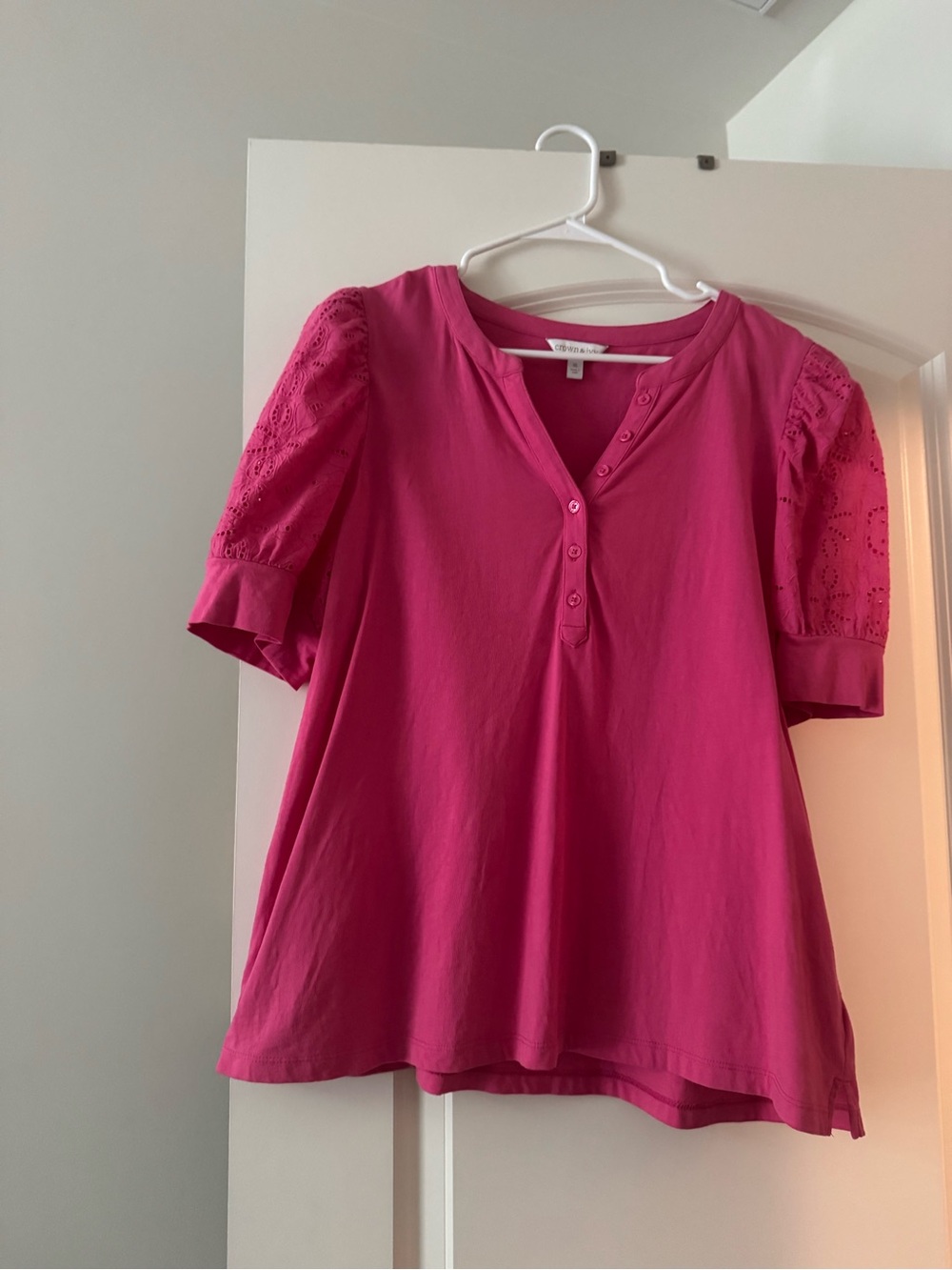 crown & ivy Fuchsia Eyelet Puff-Sleeve Henley Tee